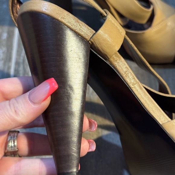 Carlos by Carlos Santana Tan Chic Heels *NEW* - Picture 4 of 9